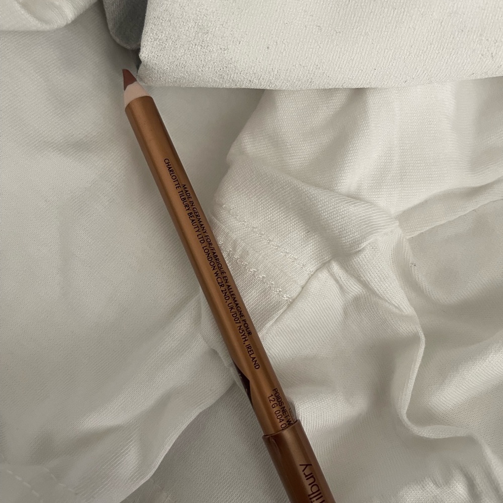 Charlotte Tilbury Iconic Nude Lipliner